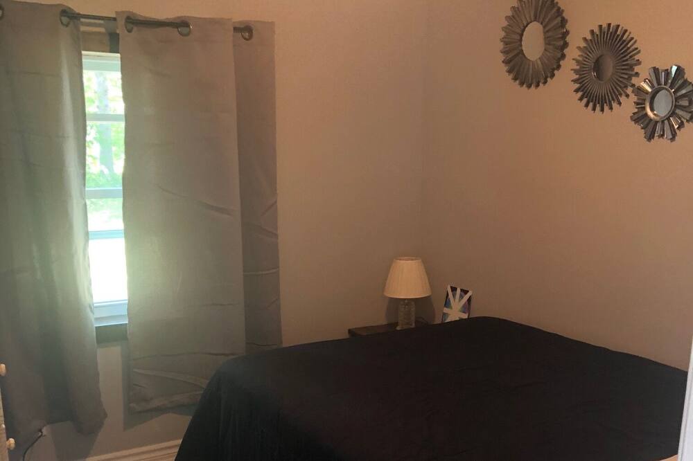 Photo of Bedroom in Harcourt