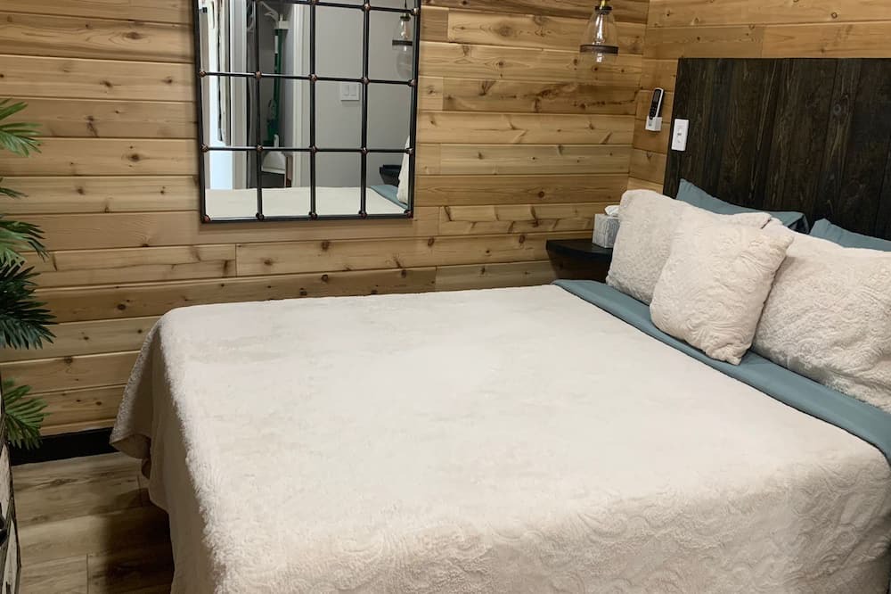 Photo of Bedroom in Davenport