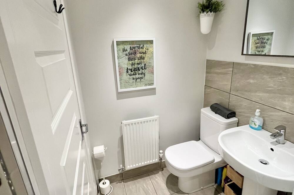 Photo of Bathroom in Church Gresley