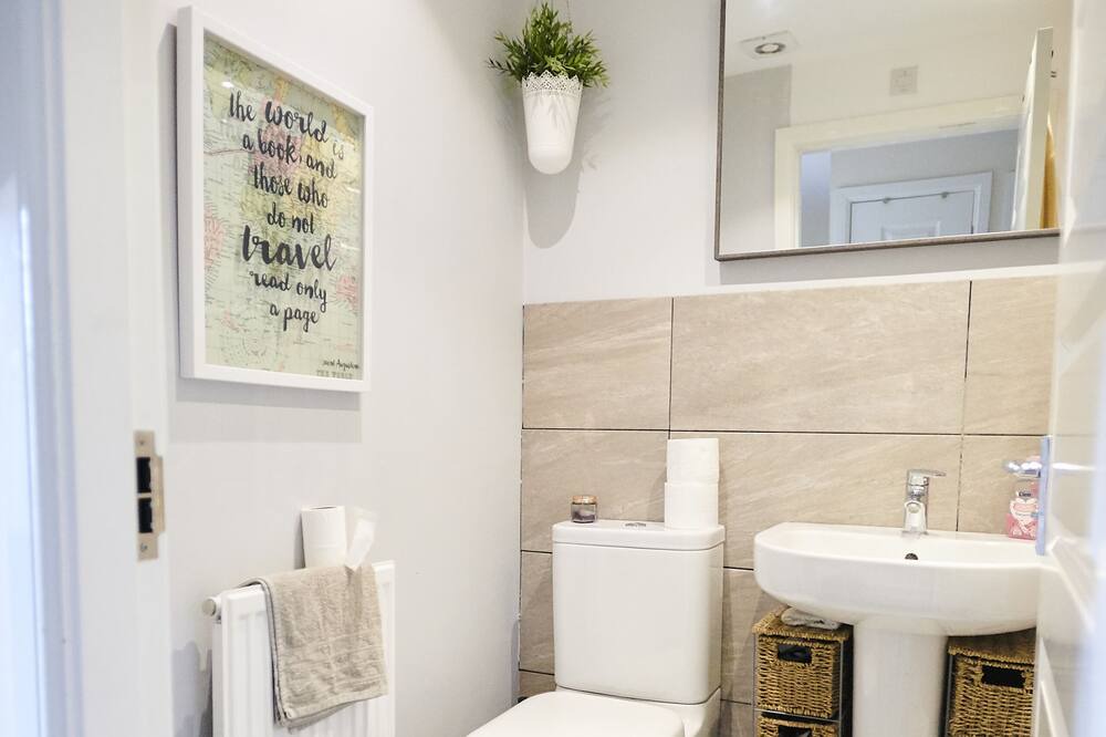 Photo of Bathroom in Church Gresley