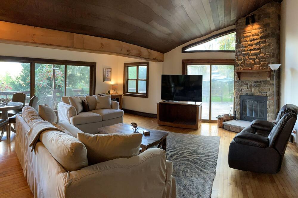 Photo of Livingroom in Little Valley