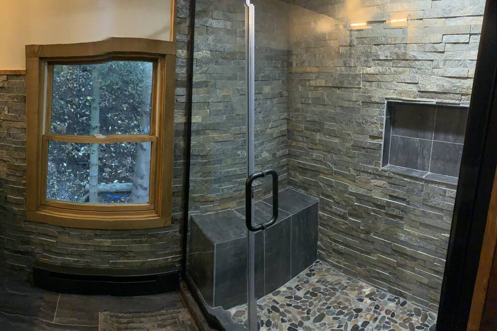 Photo of Bathroom in Little Valley