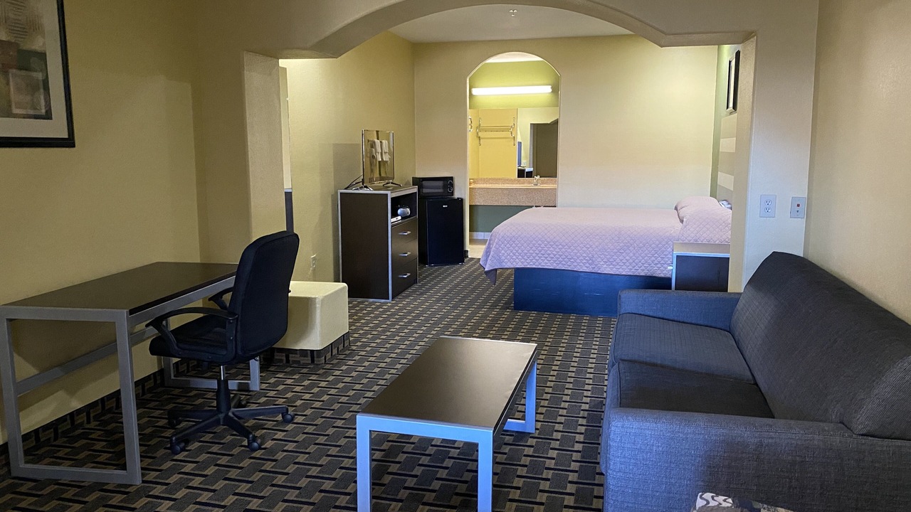 Photo of Livingroom in Greater Fondren Southwest