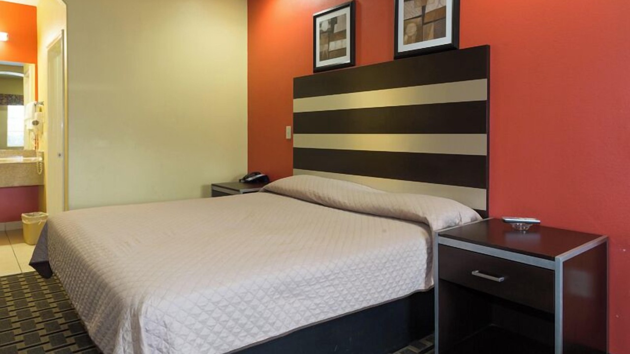 Photo of Bedroom in Greater Fondren Southwest
