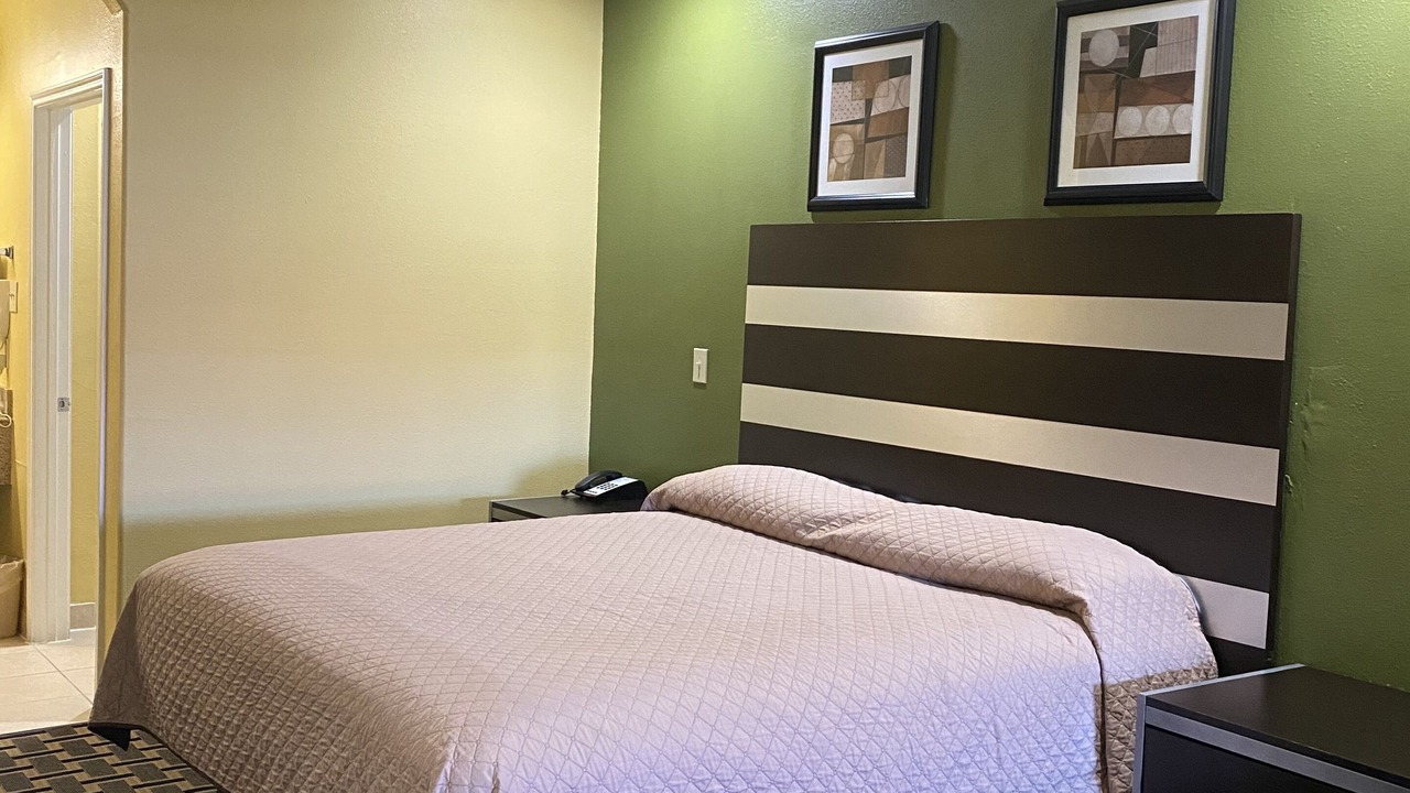 Photo of Bedroom in Greater Fondren Southwest