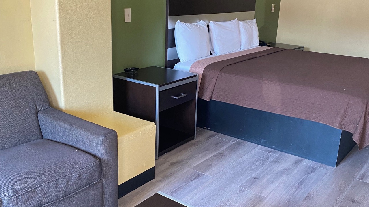 Photo of Bedroom in Greater Fondren Southwest