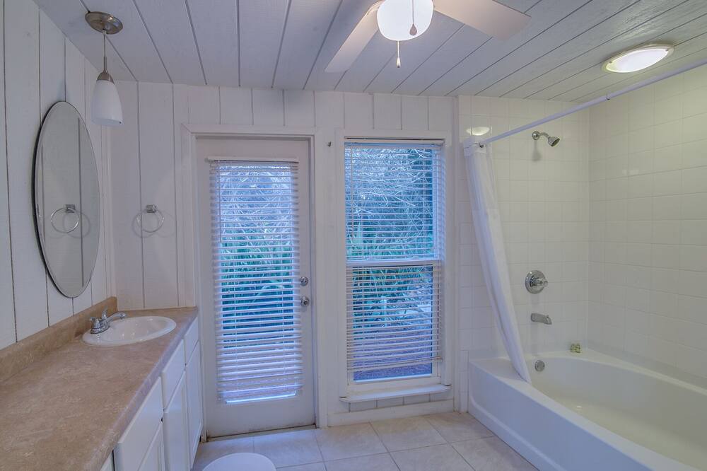 Photo of Bathroom in Melbourne Beach