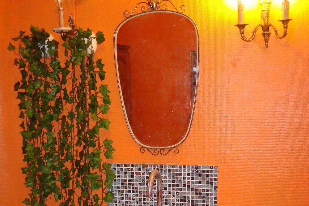 Photo of Bathroom in Faubourg de Bethune