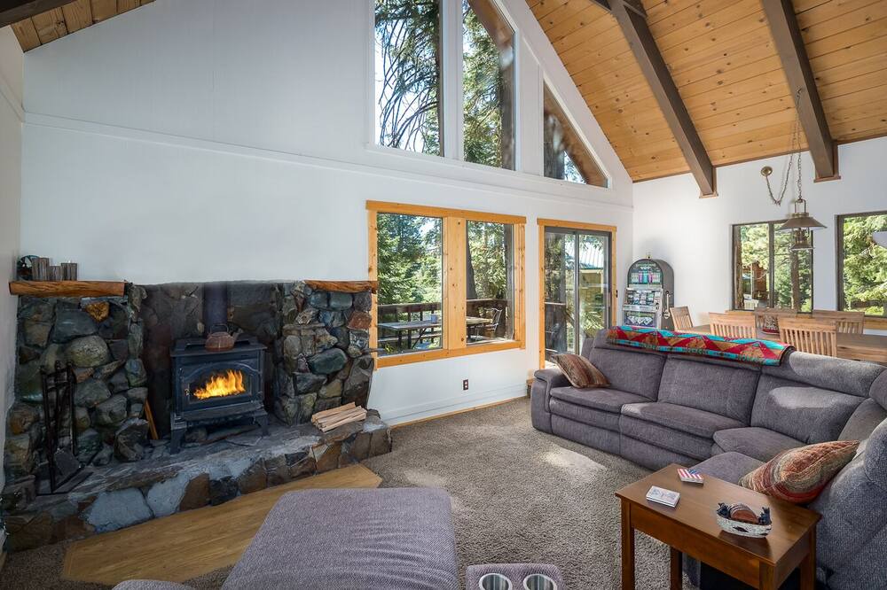 Photo of Livingroom in Carnelian Bay