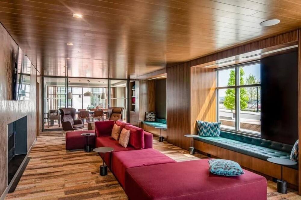 Photo of Others in Central-Maverick Square - Paris Street