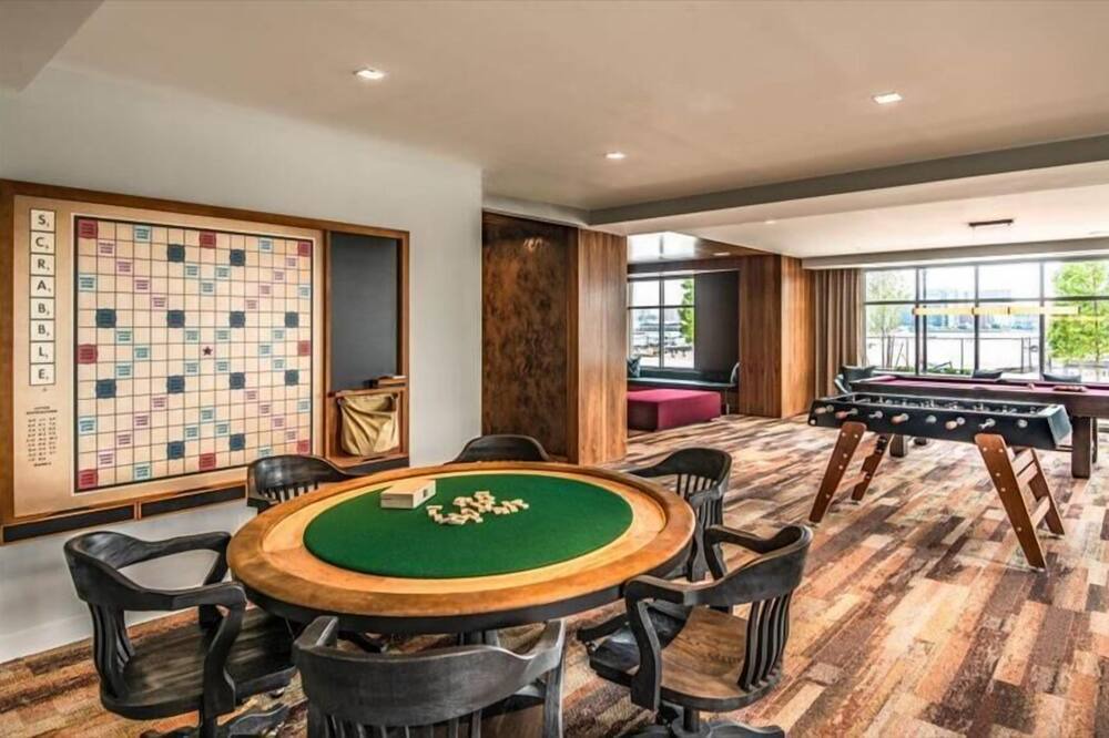 Photo of Others in Central-Maverick Square - Paris Street