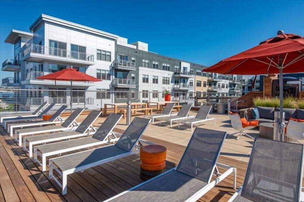 Photo of Others in Central-Maverick Square - Paris Street