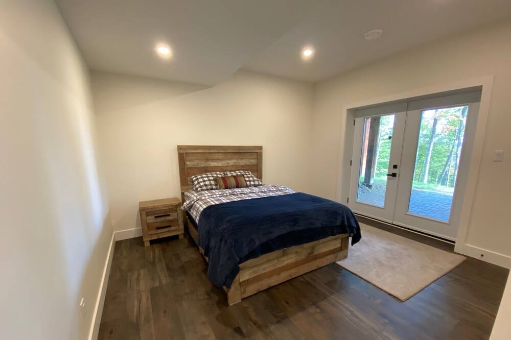 Photo of Bedroom in Lake of Bays