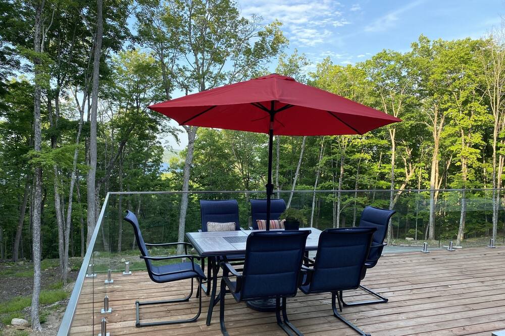 Photo of Patio Balcony in Lake of Bays