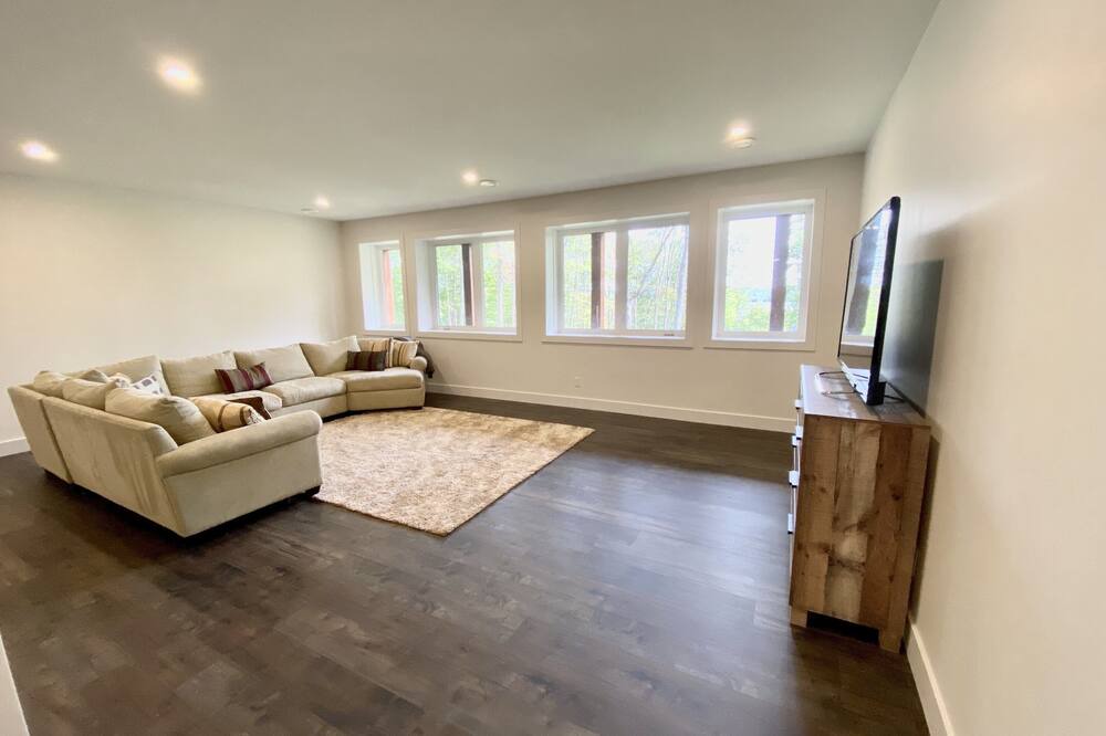 Photo of Livingroom in Lake of Bays