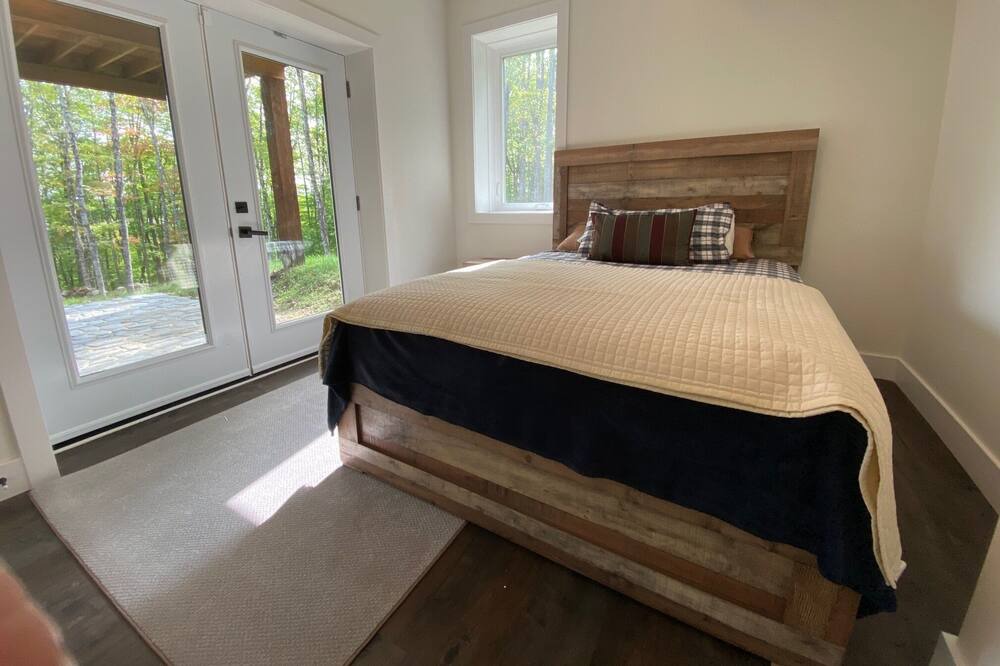 Photo of Bedroom in Lake of Bays