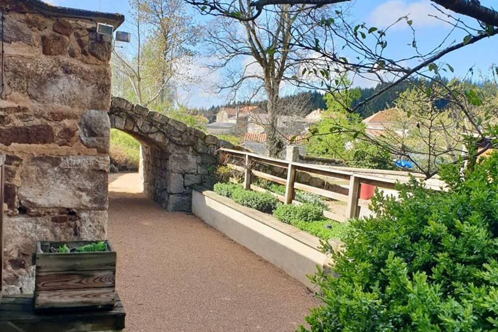 Photo of Outdoor in Saint-Romain-Lachalm