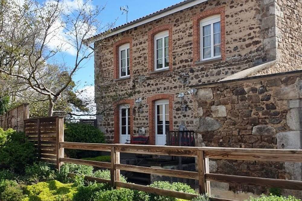 Photo of Outdoor in Saint-Romain-Lachalm