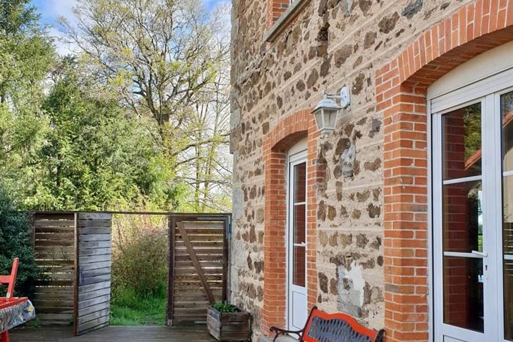 Photo of Patio Balcony in Saint-Romain-Lachalm