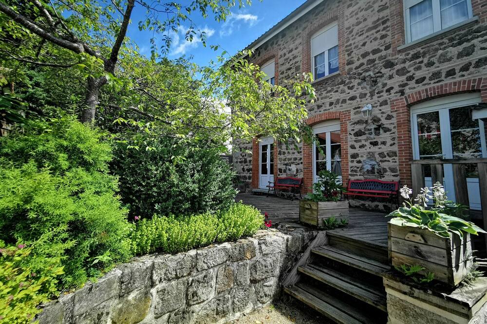 Photo of Outdoor in Saint-Romain-Lachalm