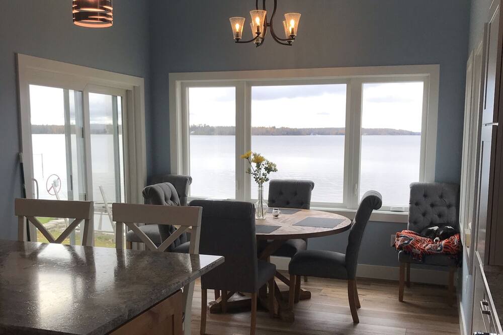 Photo of Livingroom in Curtis