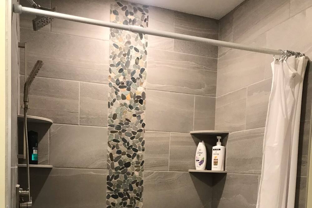 Photo of Bathroom in Curtis