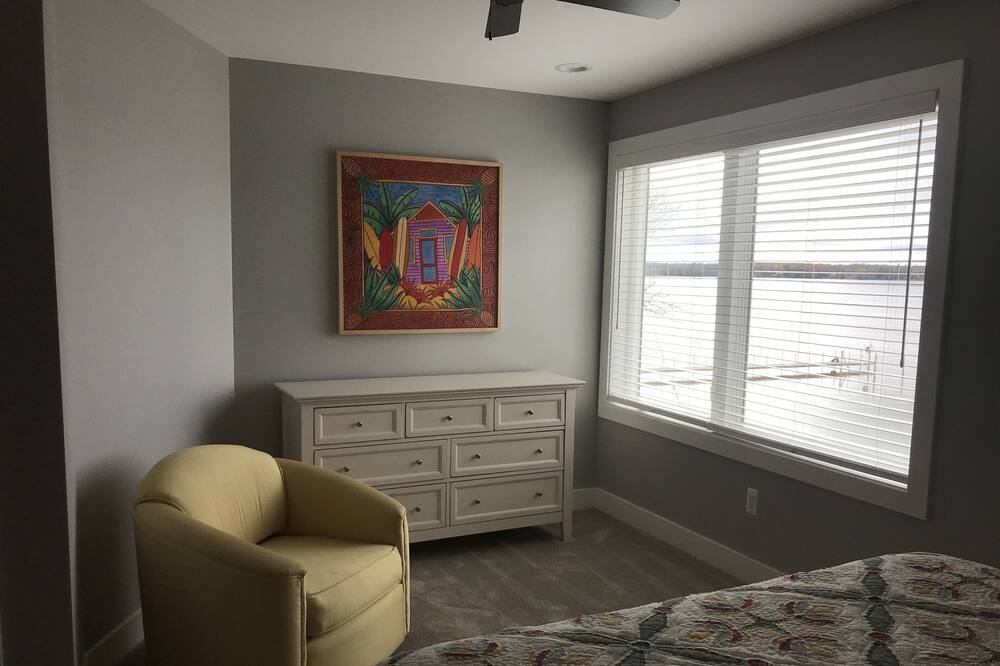 Photo of Bedroom in Curtis