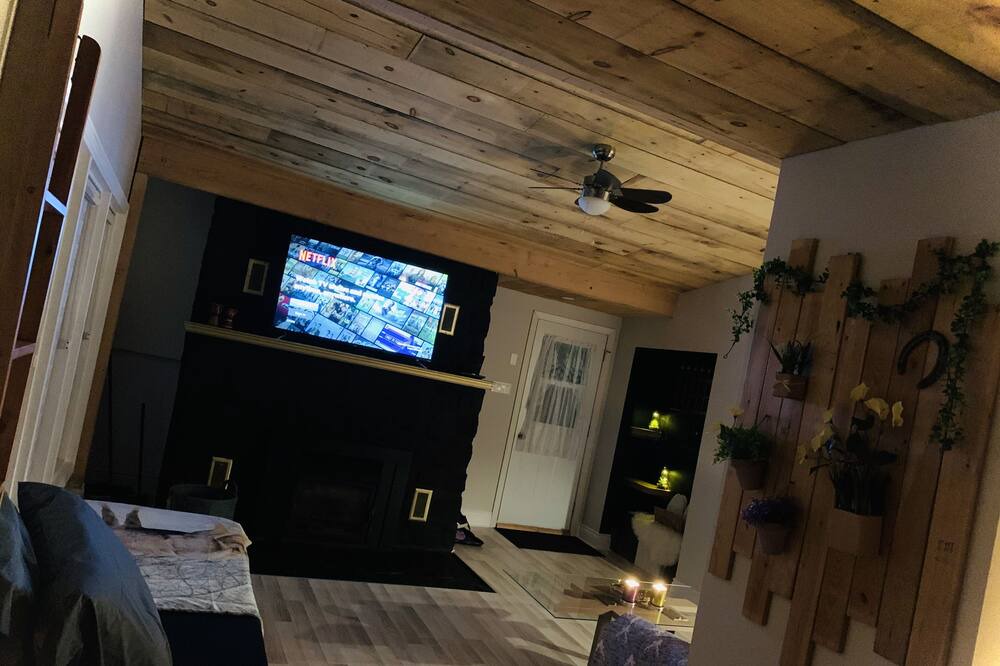 Photo of Livingroom in Morin Heights