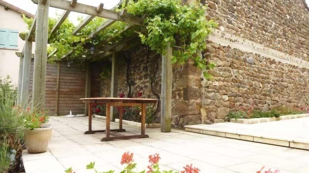 Photo of Patio Balcony in Saint-Julien-des-Chazes