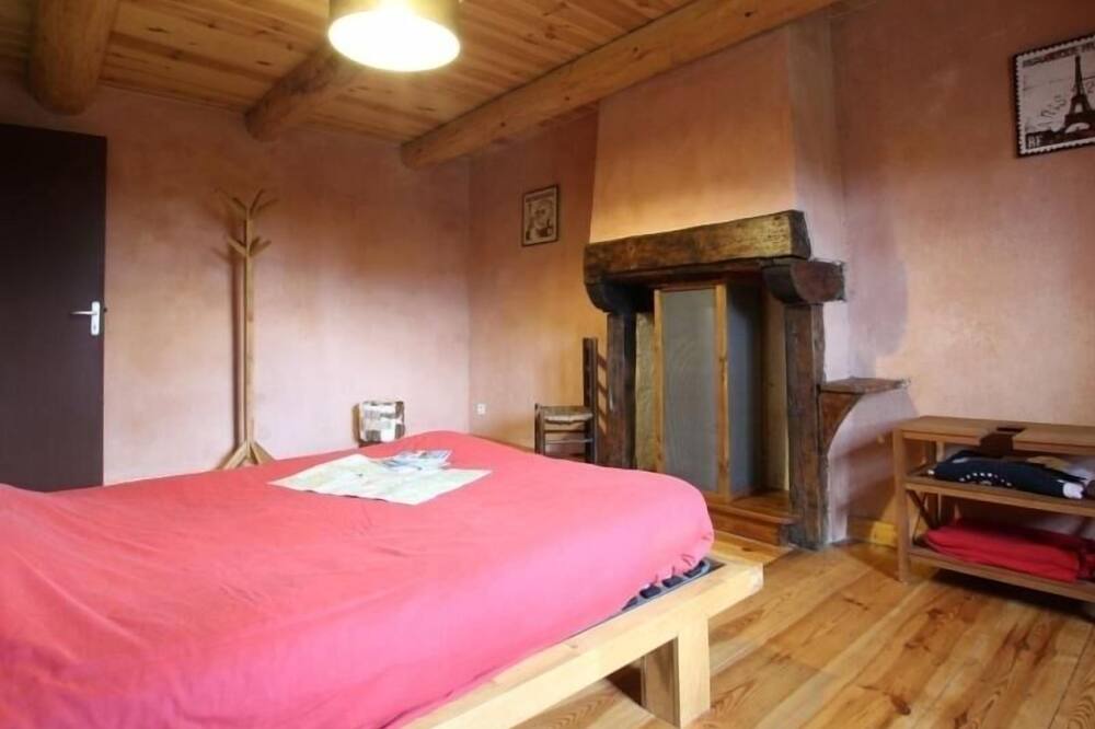 Photo of Bedroom in Lissac