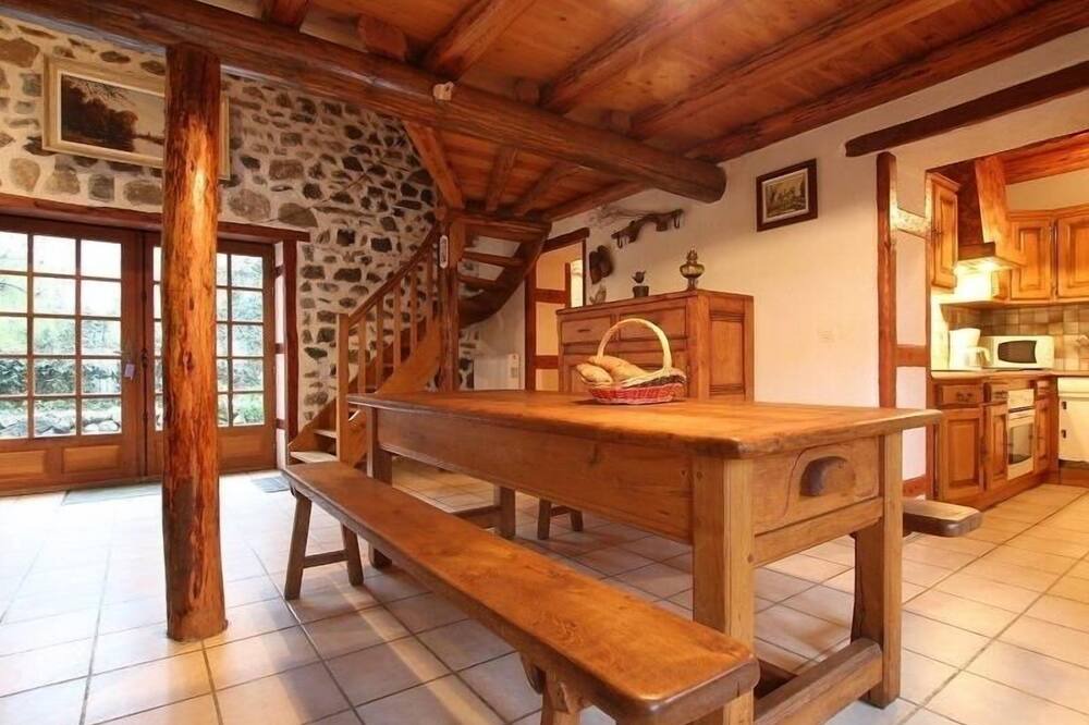Photo of Livingroom in Saint-Julien-des-Chazes
