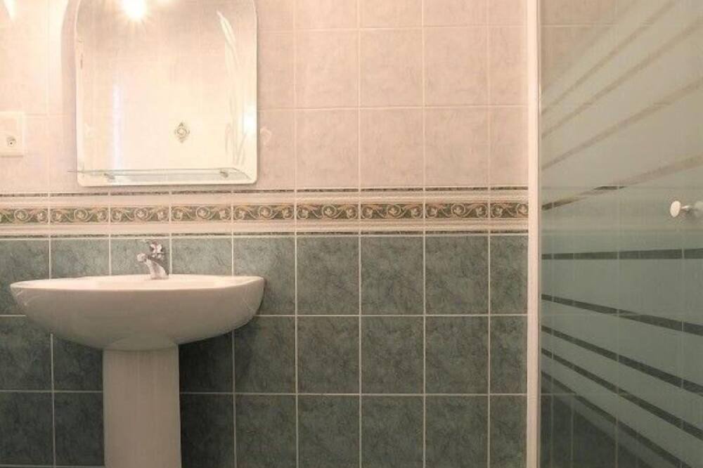 Photo of Bathroom in Cubelles