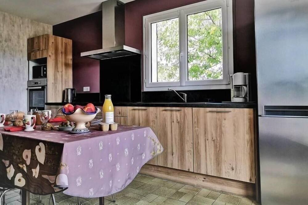 Photo of Kitchen in Aiguihe