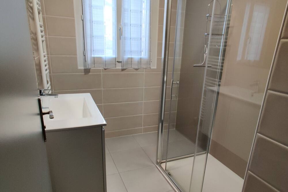 Photo of Bathroom in Aiguihe