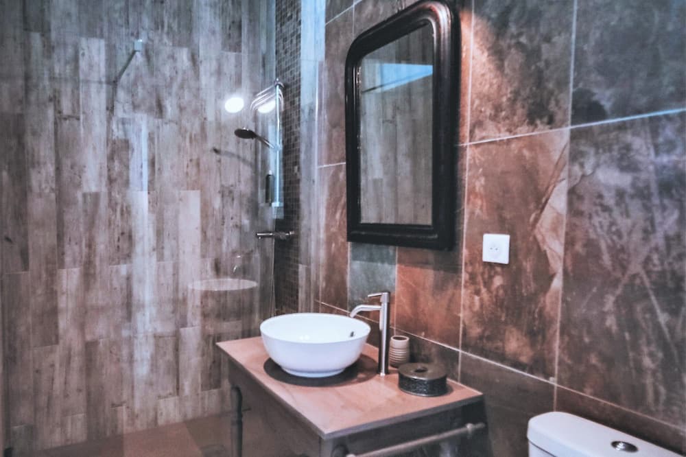 Photo of Bathroom in Verac