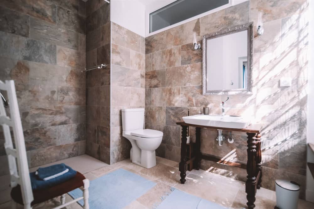 Photo of Bathroom in Verac