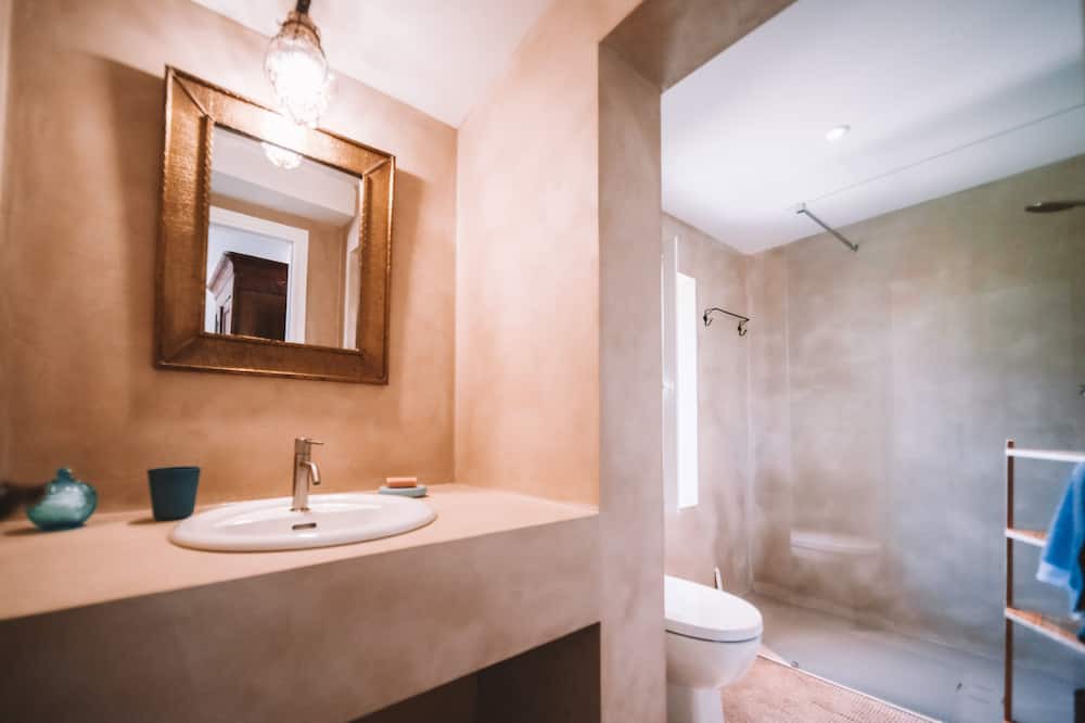 Photo of Bathroom in Verac