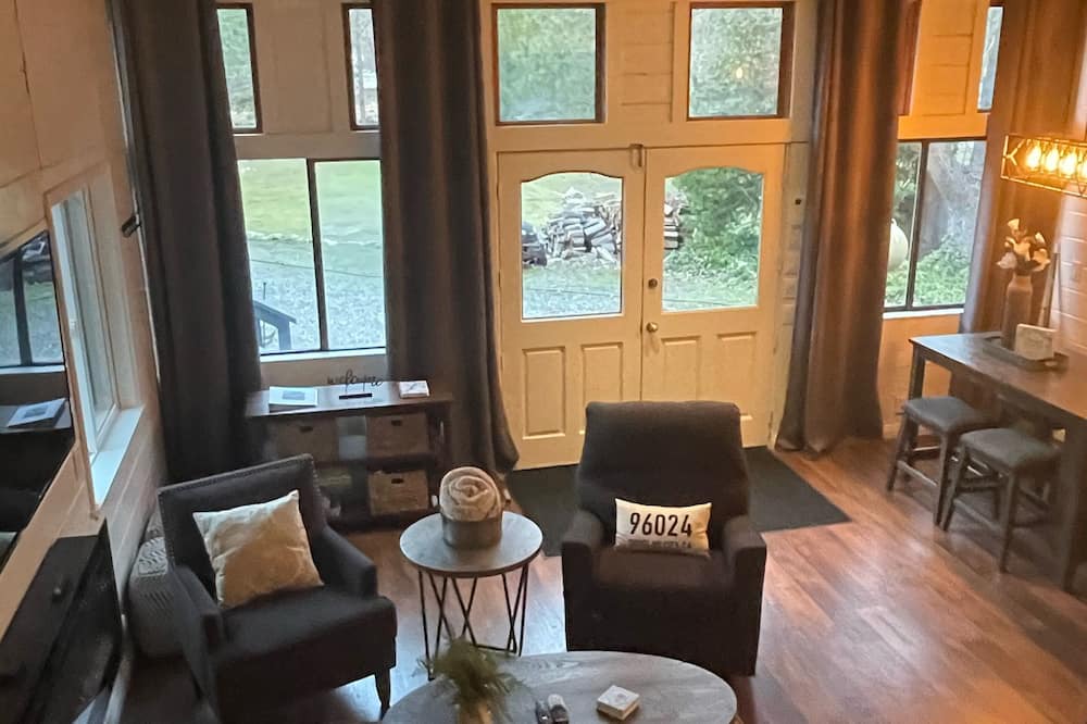 Photo of Livingroom in Douglas City