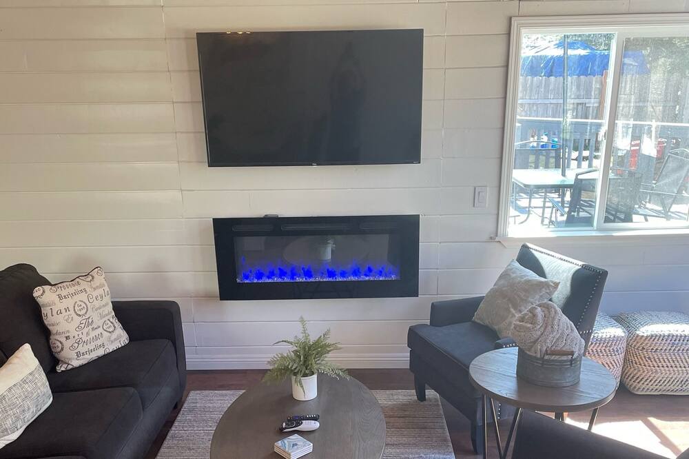 Photo of Livingroom in Douglas City