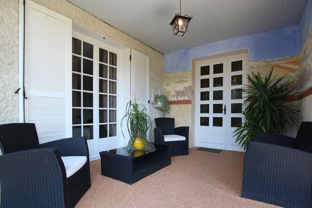 Photo of Patio Balcony in Arsac-en-Velay