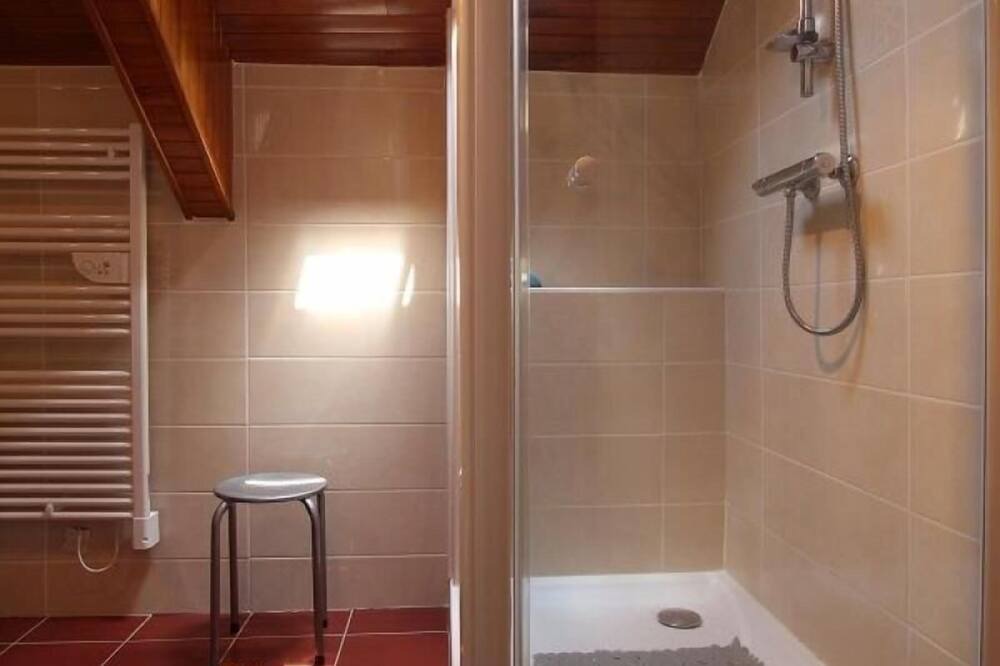 Photo of Bathroom in Arsac-en-Velay