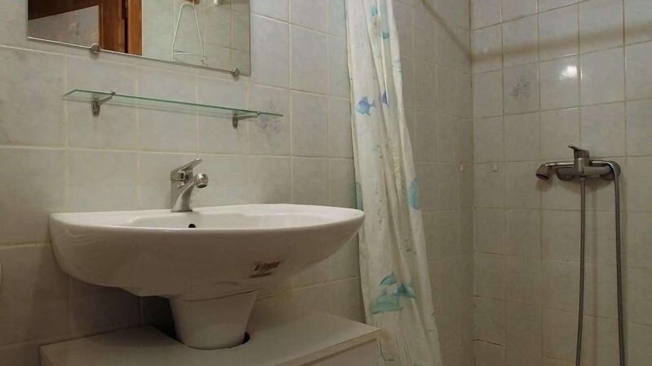 Photo of Bathroom in Saint-Cirgues