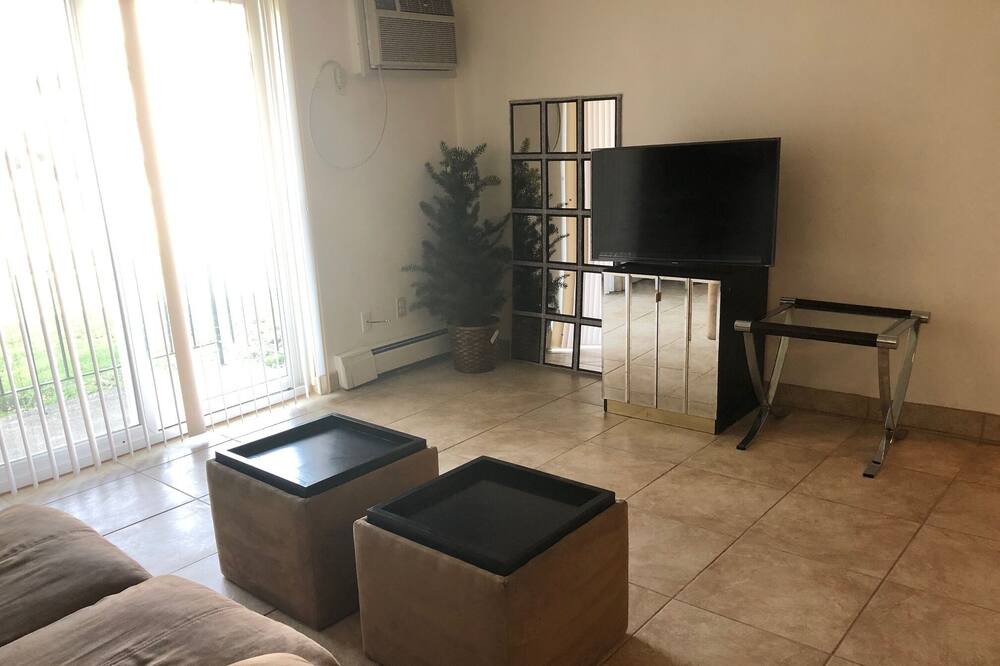 Photo of Bedroom in Maple Heights