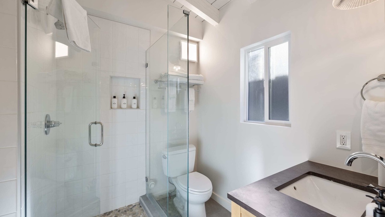 Photo of Bathroom in Lakeside Park