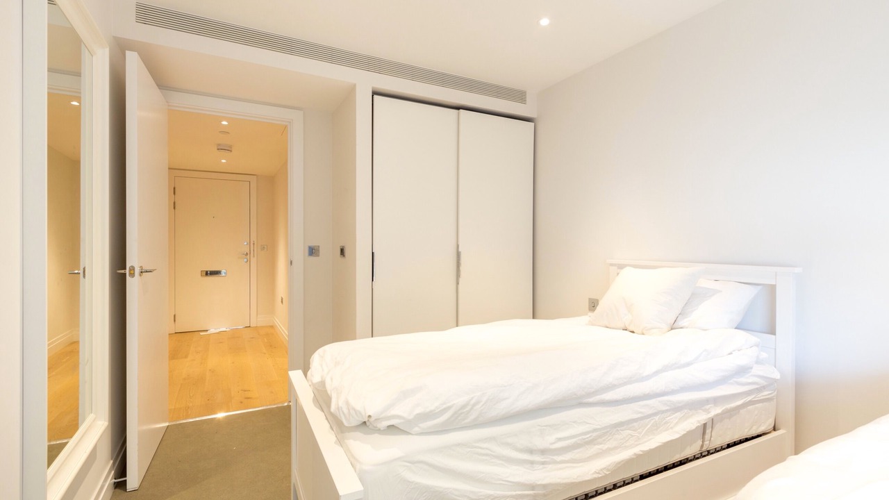 Photo of Others in Vauxhall