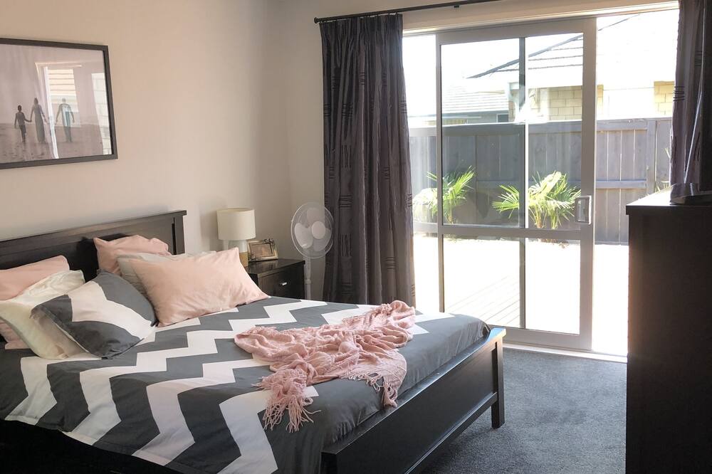 Photo of Bedroom in Papamoa Beach