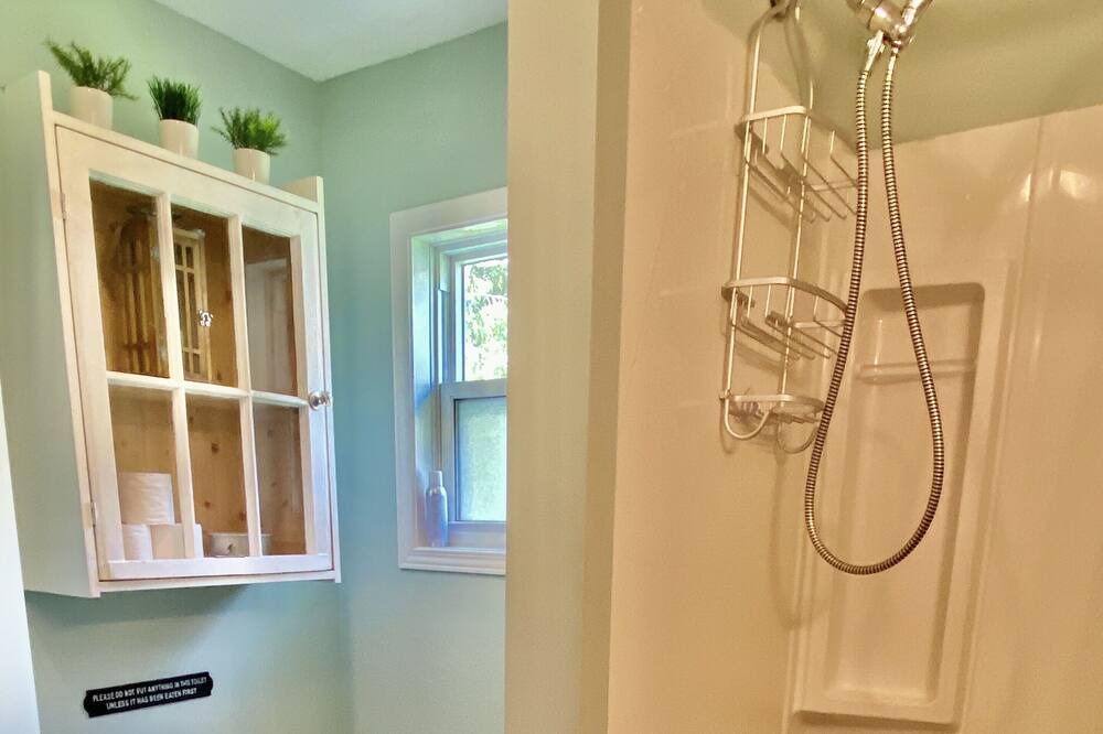Photo of Bathroom in Stokes Bay