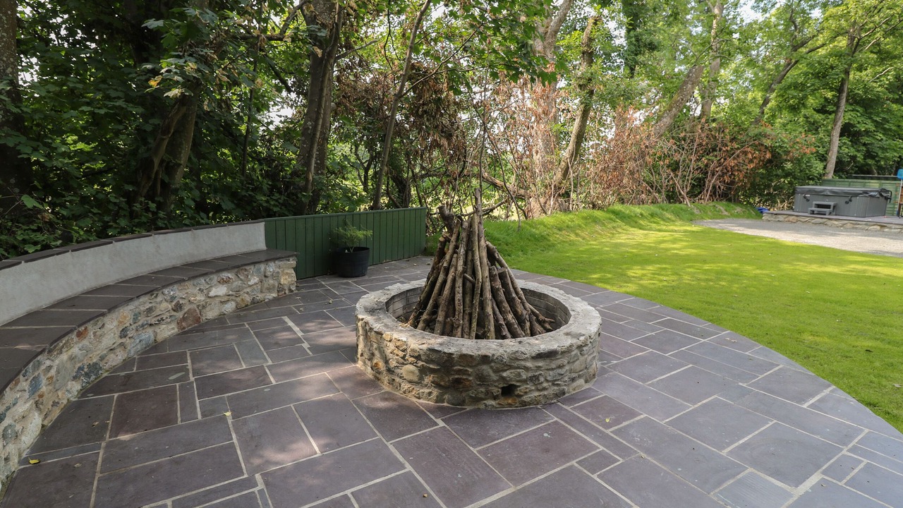 Photo of Others in Bethesda