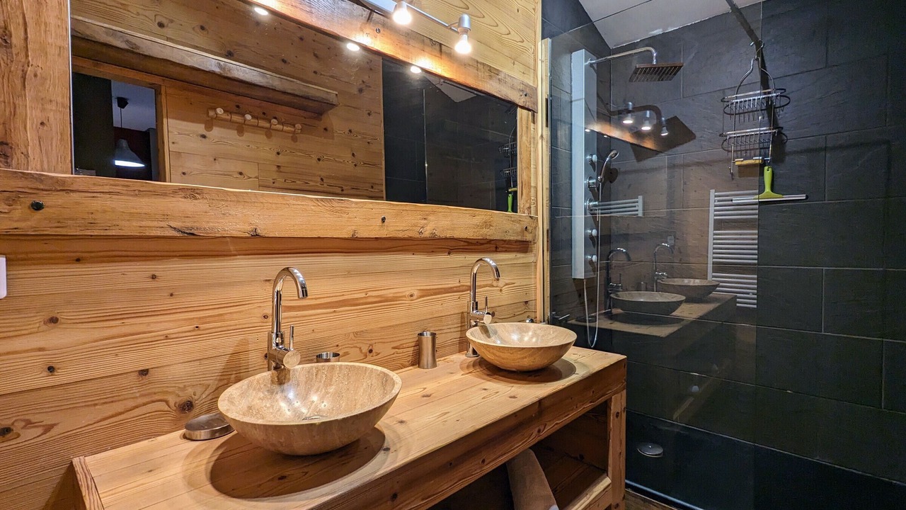 Photo of Bathroom in Travexin