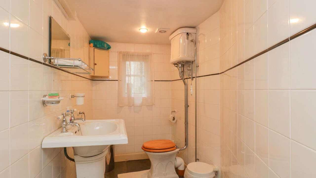 Photo of Bathroom in Whithorn